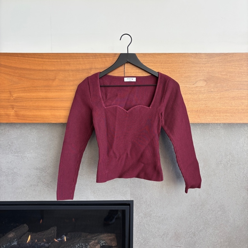Aritzia Babaton Sculpt Knit Crop Sweetheart, Size S‎